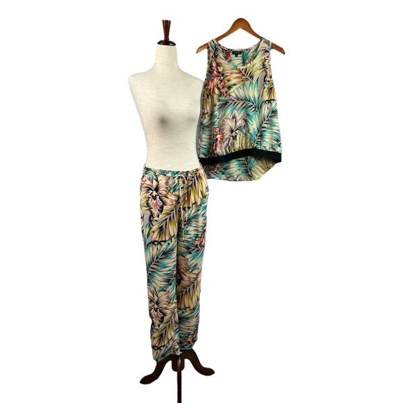The Limited Tropical Two Piece Pant/Sleeveless Aloha Top Set - Picture 9 of 16